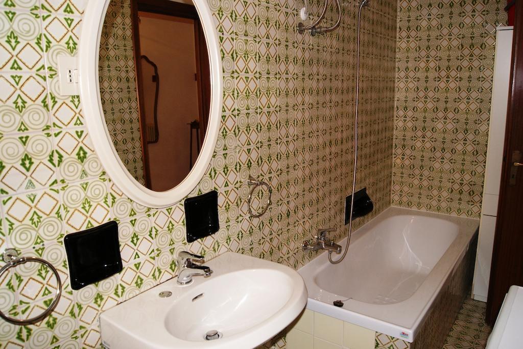 La Terrazza Tra Pini E Mare Apartment San Bartolomeo Al Mare Bilik gambar